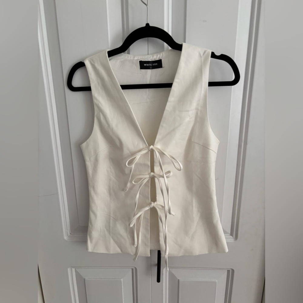 Bits of you tie up top - Picture 2 of 5